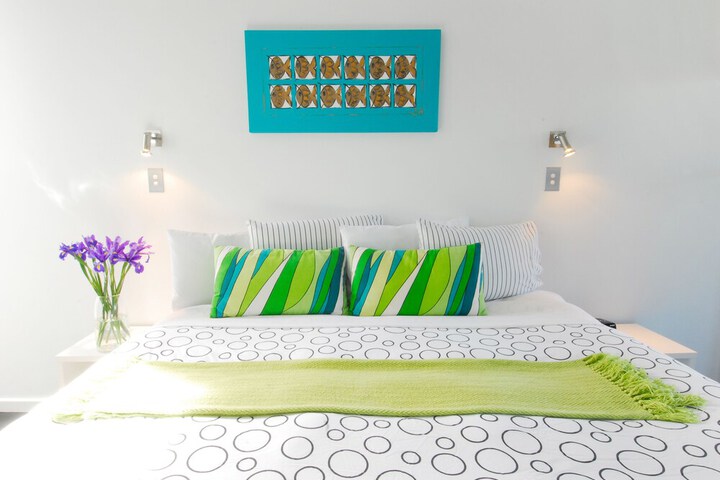 Room 4 of 40