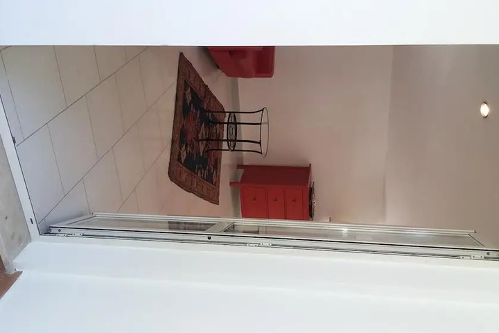 Room 13 of 19