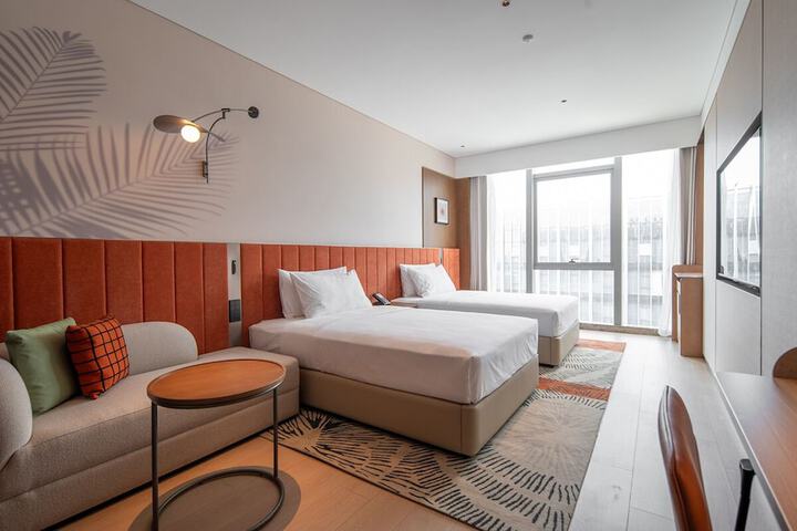 Room 42 of 67