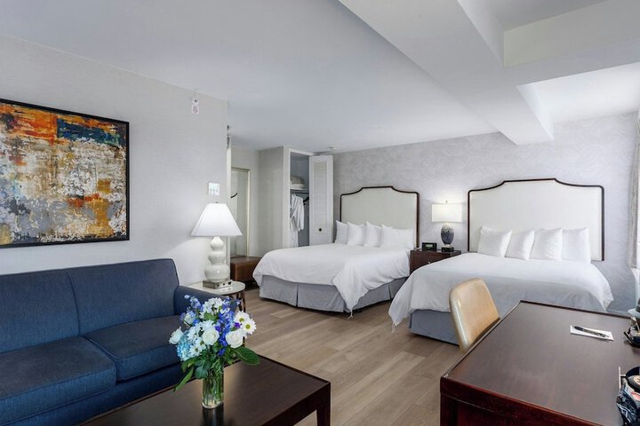 Room 32 of 80