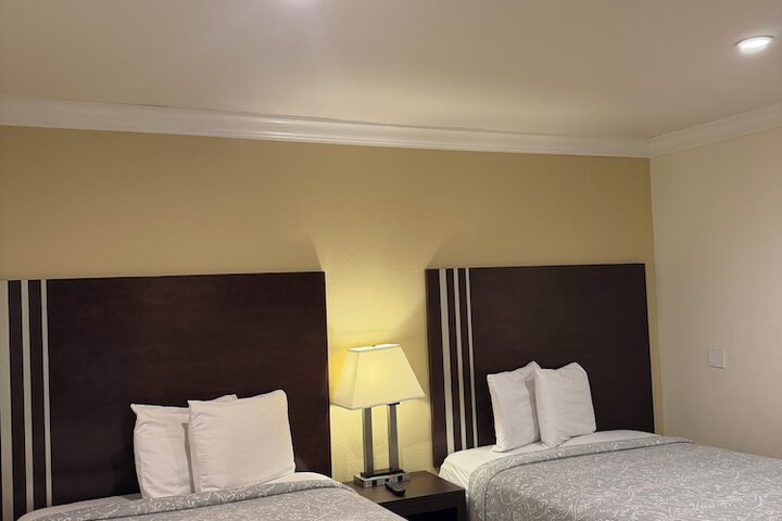 Room 34 of 59