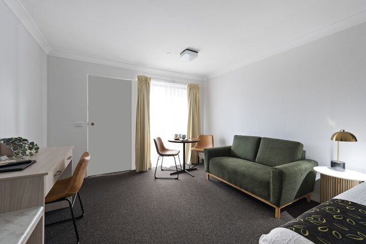 Room 6 of 88