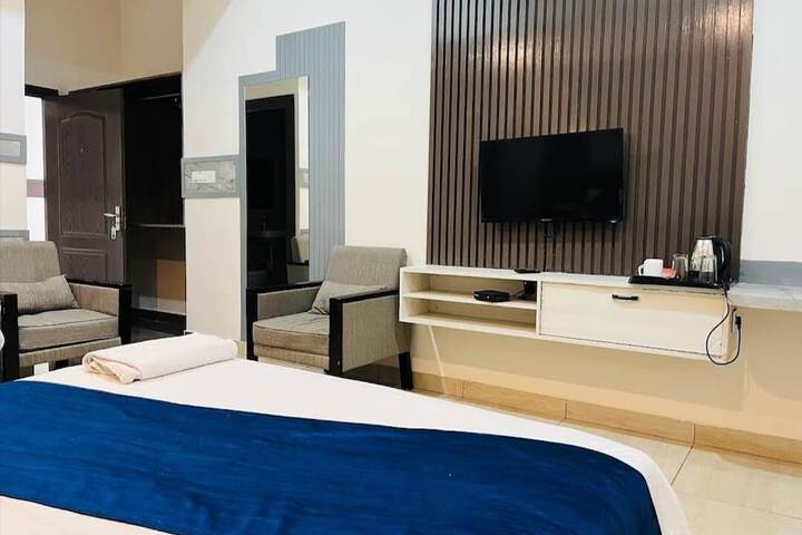 Room 12 of 29