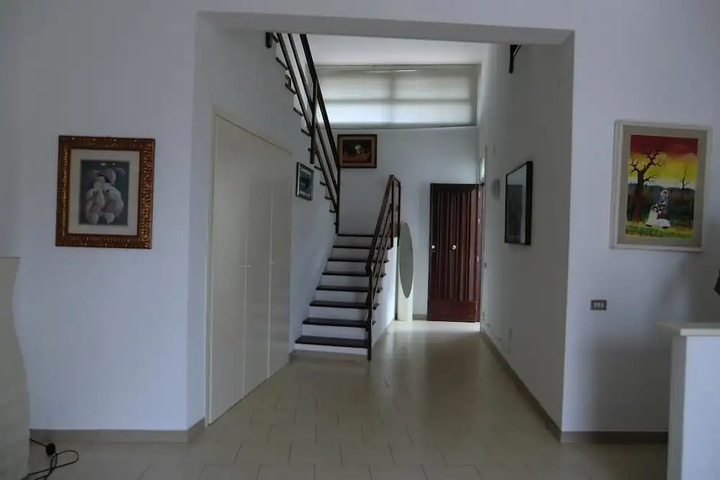 Room 10 of 11