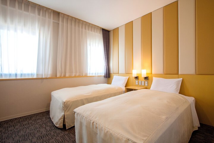 Room 6 of 37