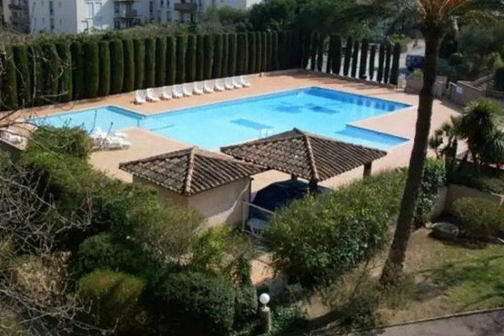Pool 9 of 18