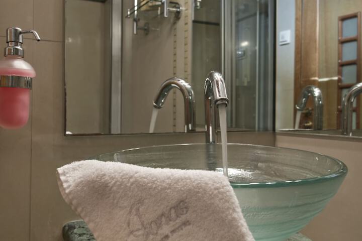 Clean Restrooms