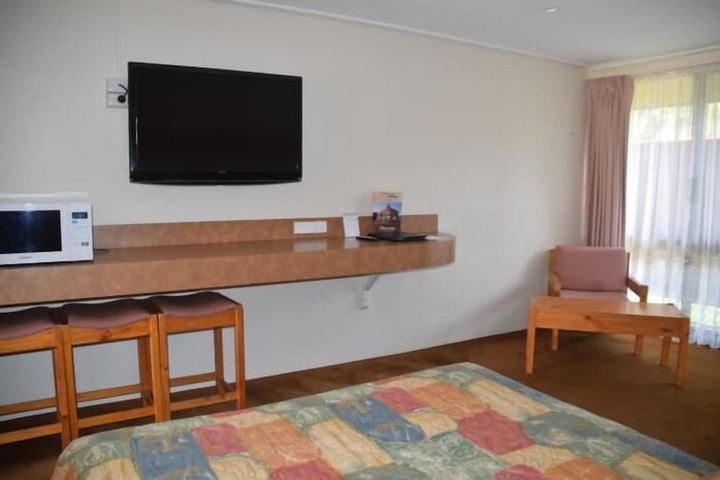 Room 8 of 77
