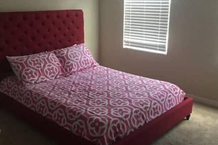 Room 10 of 25