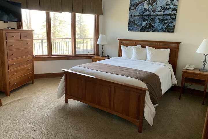 Room 4 of 75