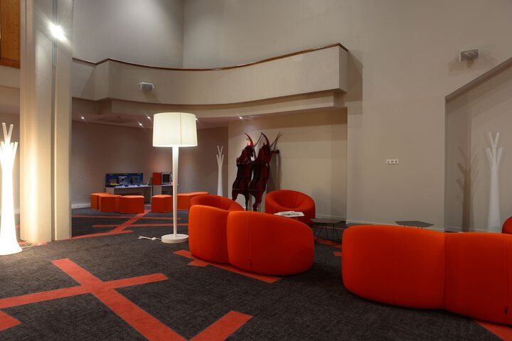 Guest Lobby