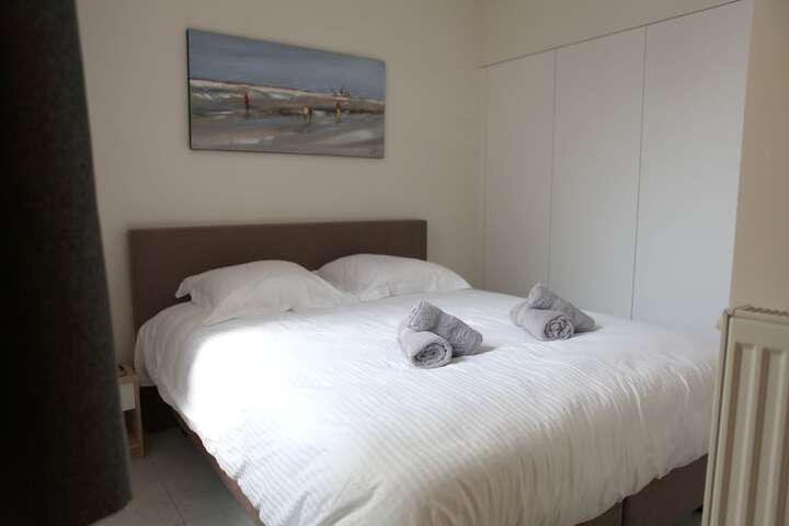 Room 6 of 37
