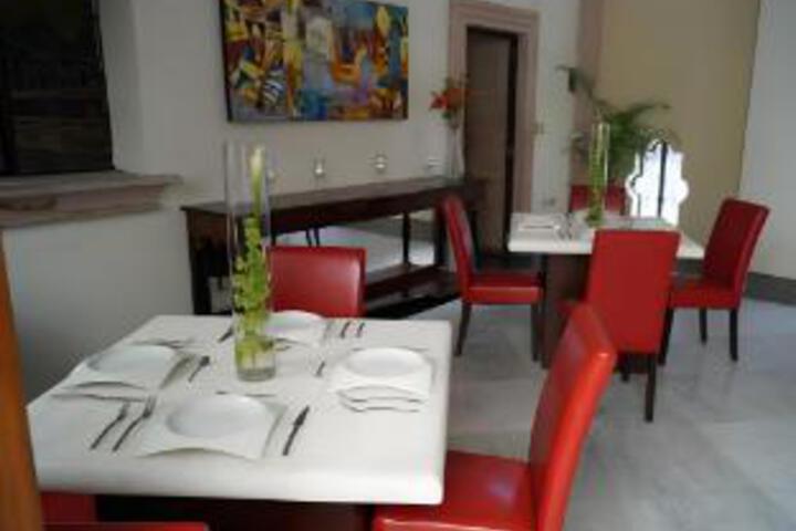 Dining 57 of 66