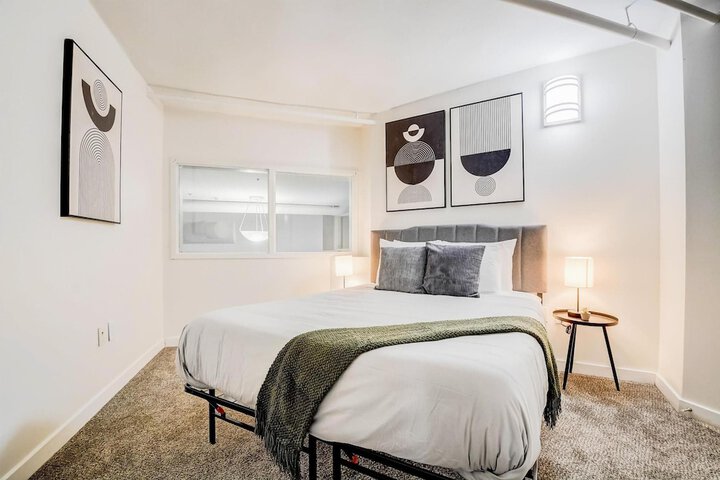 Room 44 of 194