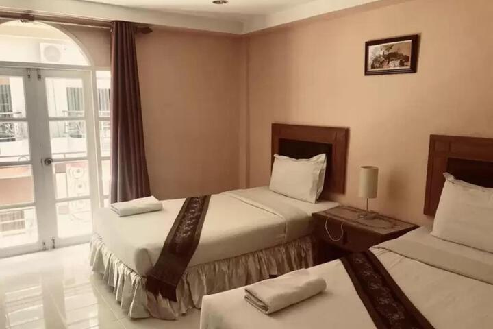 Room 13 of 24