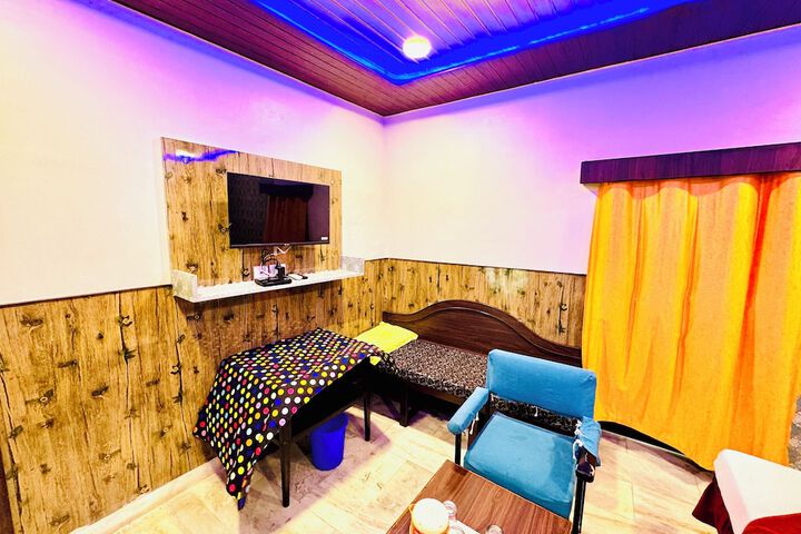 Room 4 of 26