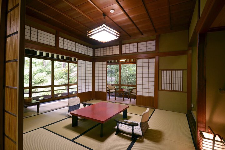 Room 27 of 107