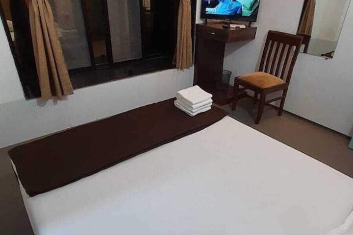 Room 5 of 37