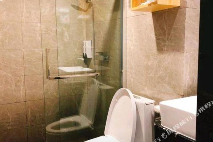Huatian Business Hotel