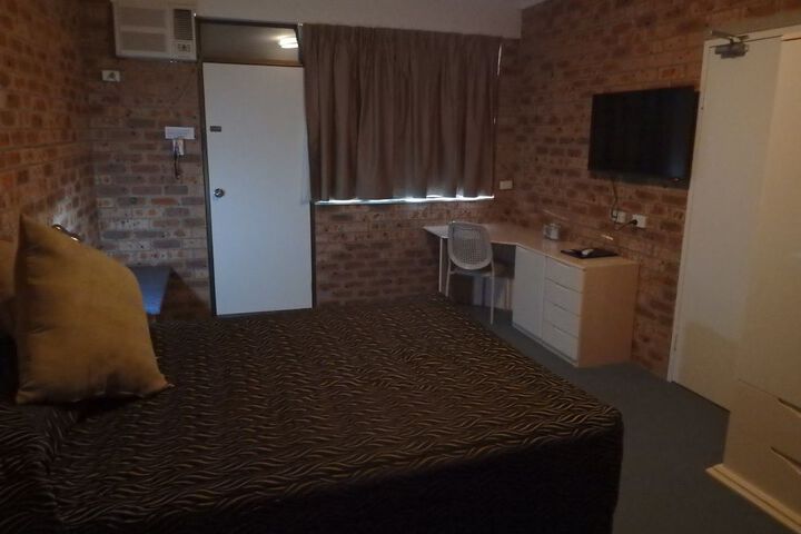 Room 14 of 43