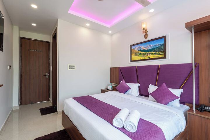 Room 13 of 35