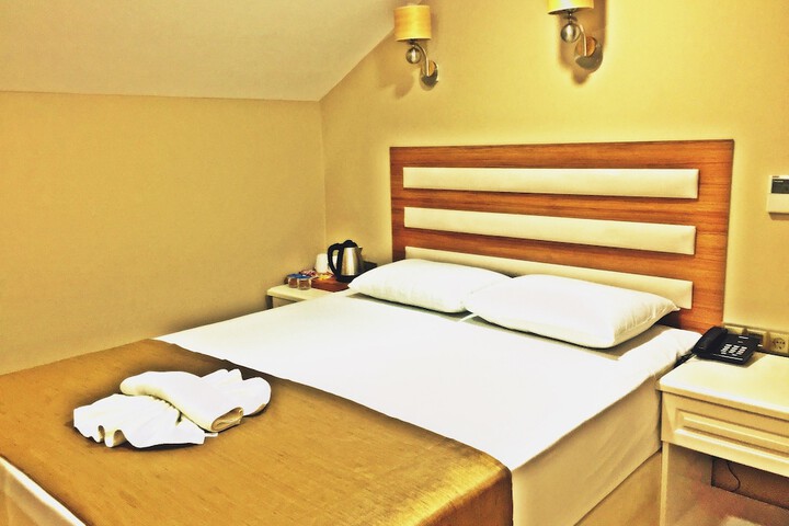 Room 37 of 50