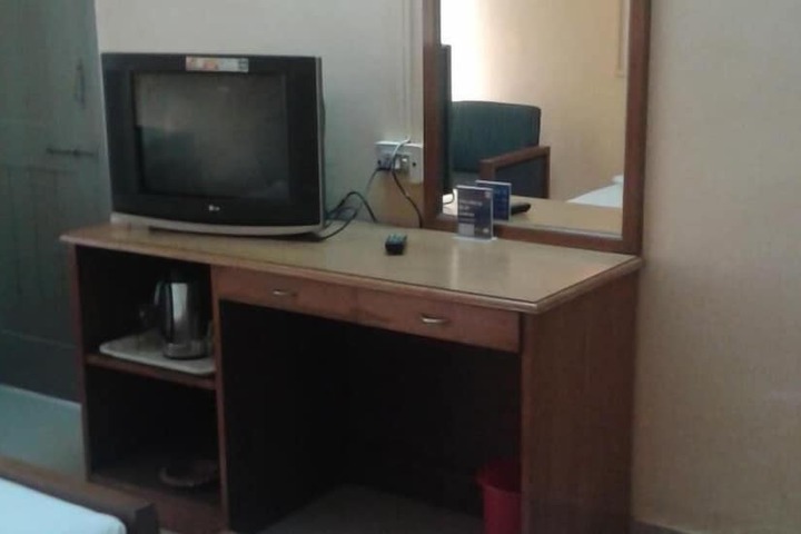 Room 10 of 21