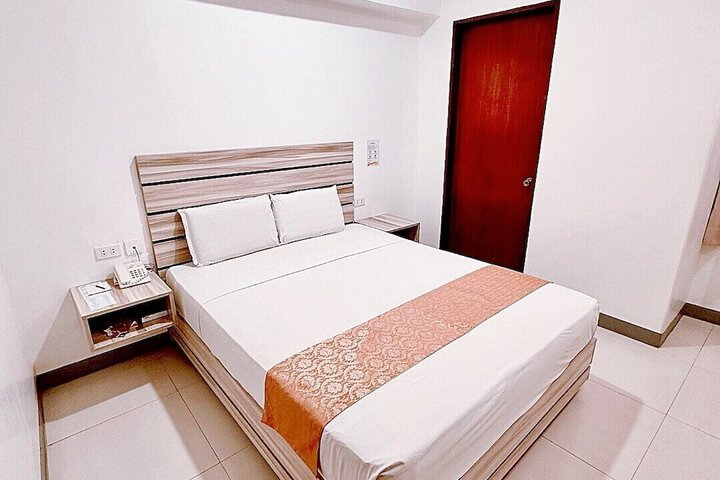 Room 8 of 24