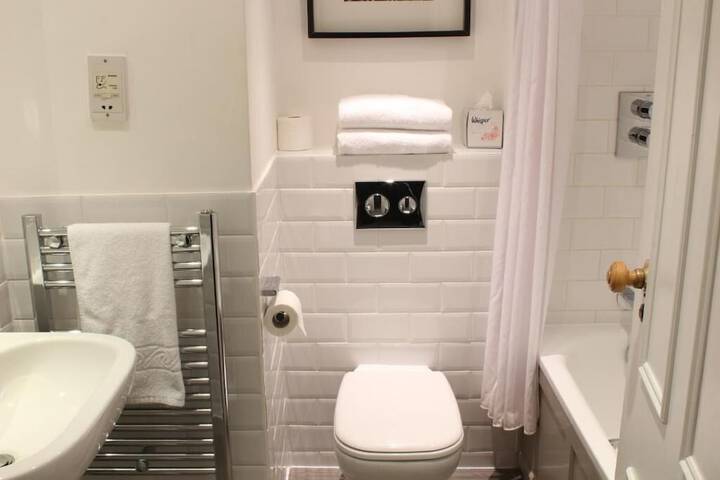 Room 54 of 100