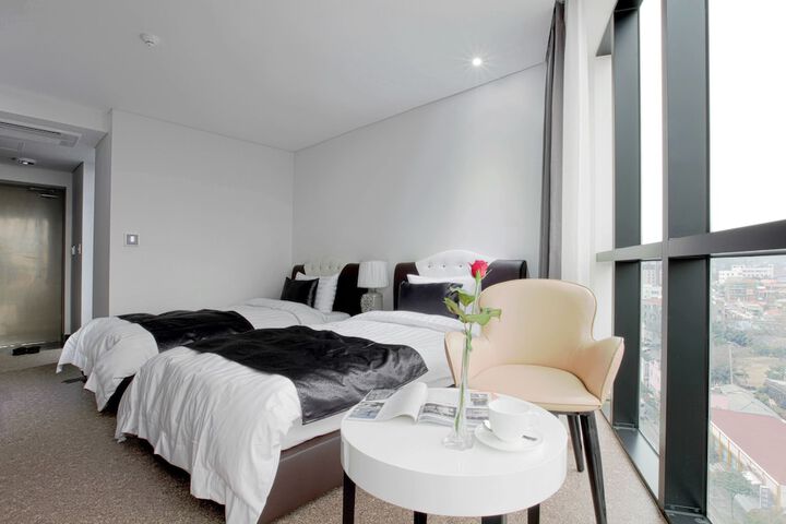 Room 5 of 34