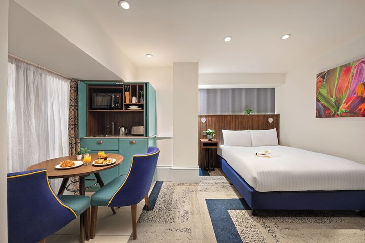 Room 3 of 34