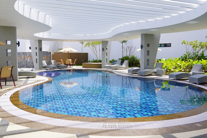 Pool 70 of 148