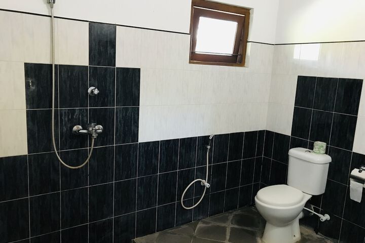 Room 8 of 14