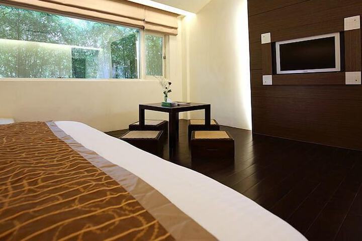 Room 9 of 62