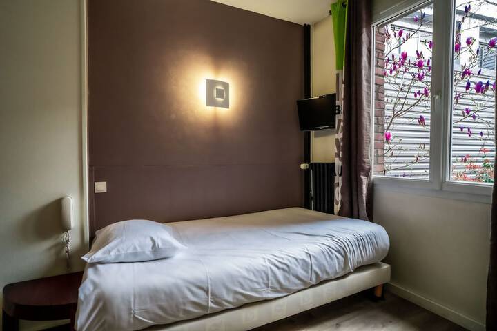 Room 21 of 64