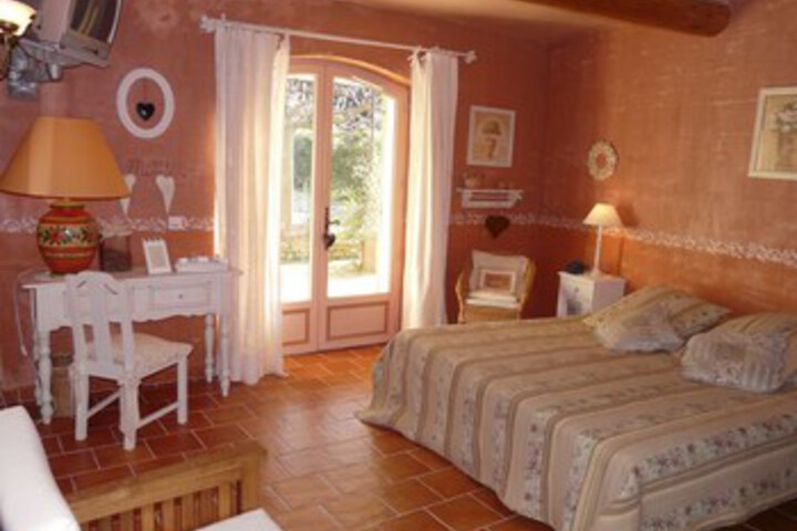 Room 25 of 27