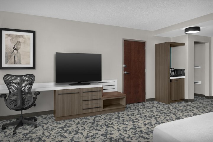 Room 8 of 38