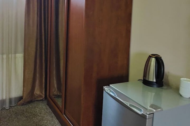 Room 19 of 164