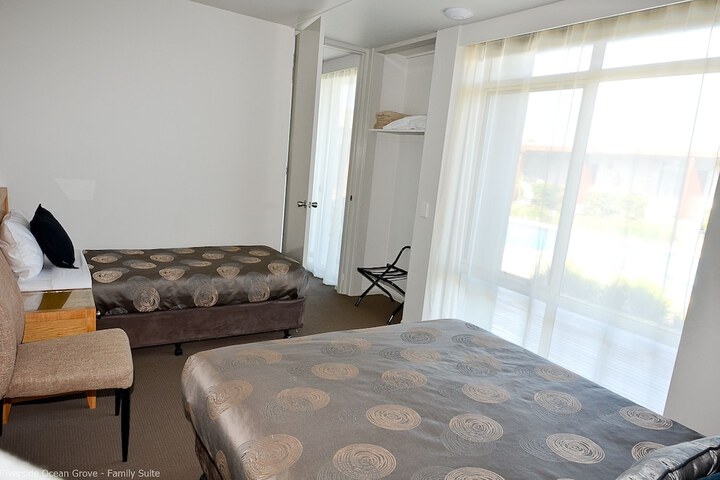Room 5 of 48