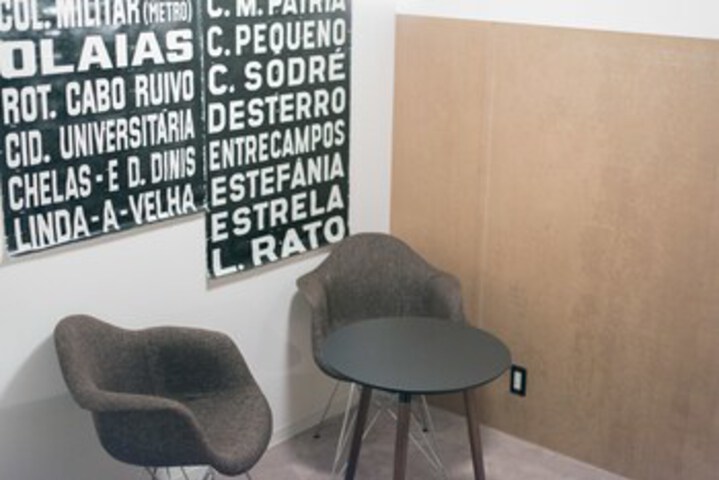 Room 53 of 214