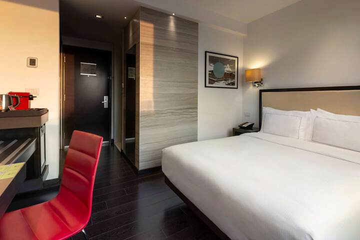 Room 25 of 115