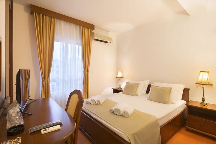 Room 12 of 95