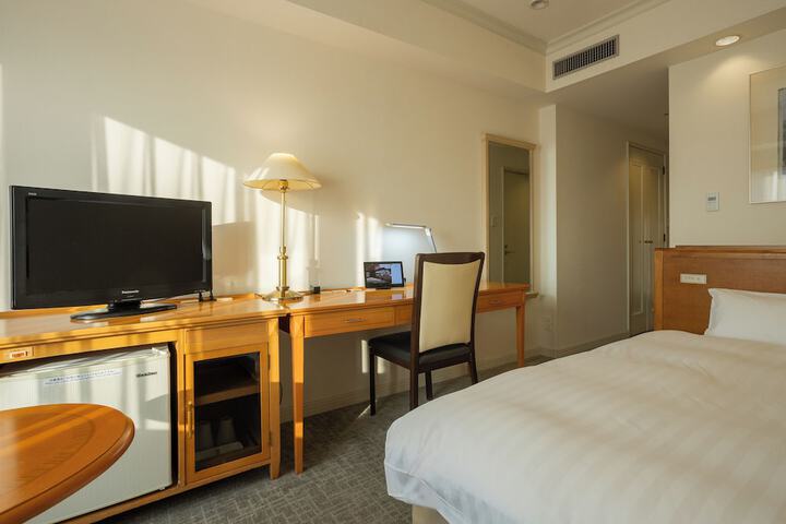 Room 9 of 21