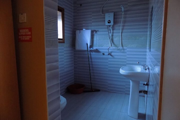 Room 28 of 43