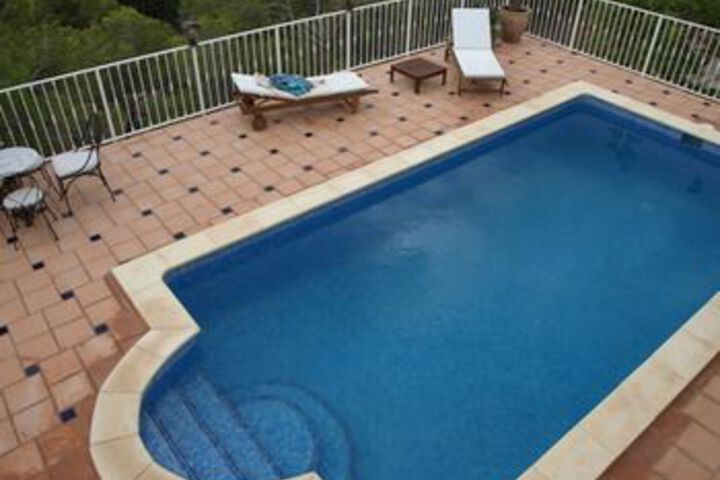 Pool 27 of 44