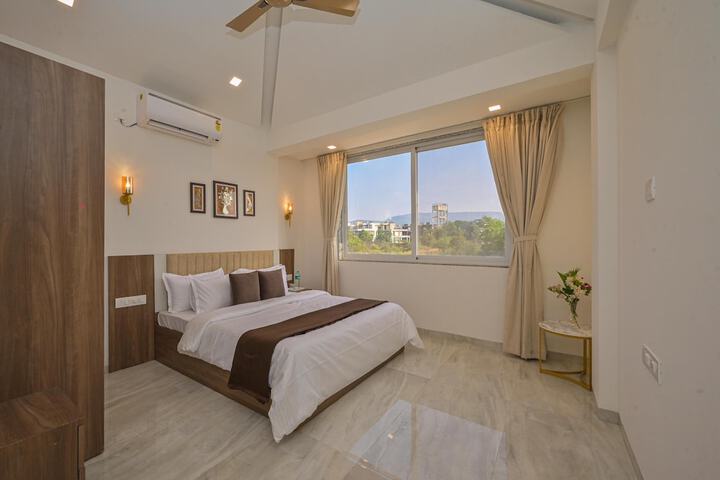 Room 8 of 30