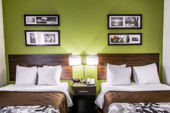 2 Double Beds (4 of 10)