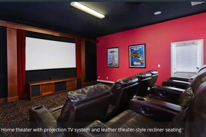 Entertainment 14 of 19