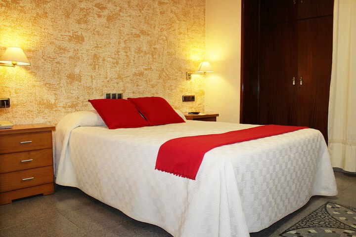 Room 13 of 28