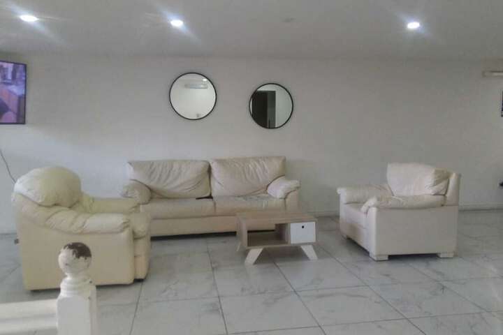 Room 5 of 7